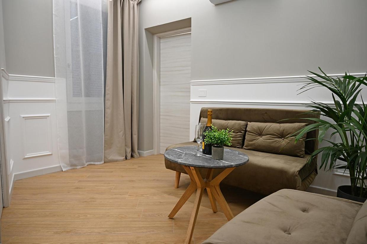 Mom Apartment Rooms&Suites Tivoli Exterior foto
