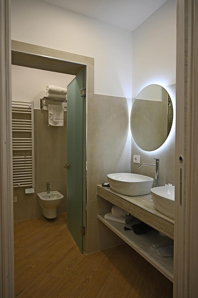 Mom Apartment Rooms&Suites Tivoli Exterior foto